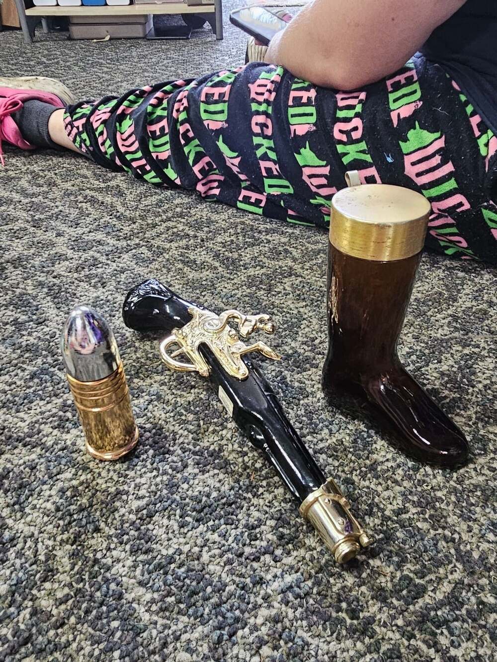 Avon Dueling Pistol II Wild Country After Shave